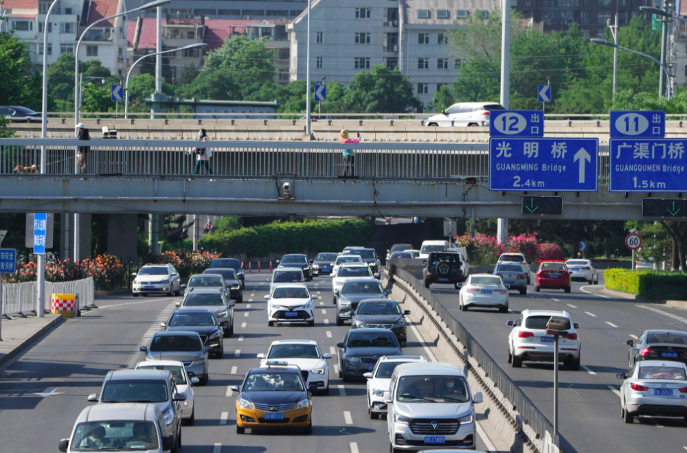 周一早高峰北京东二环路通行顺畅