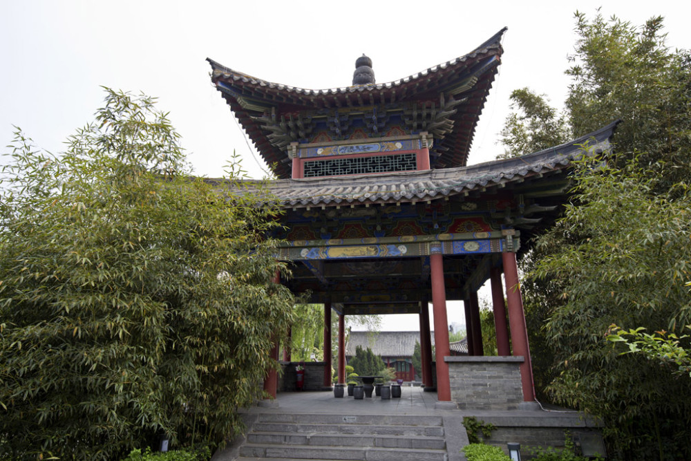 到许昌看当年关羽夜读春秋的春秋楼忠义之名从这里开启