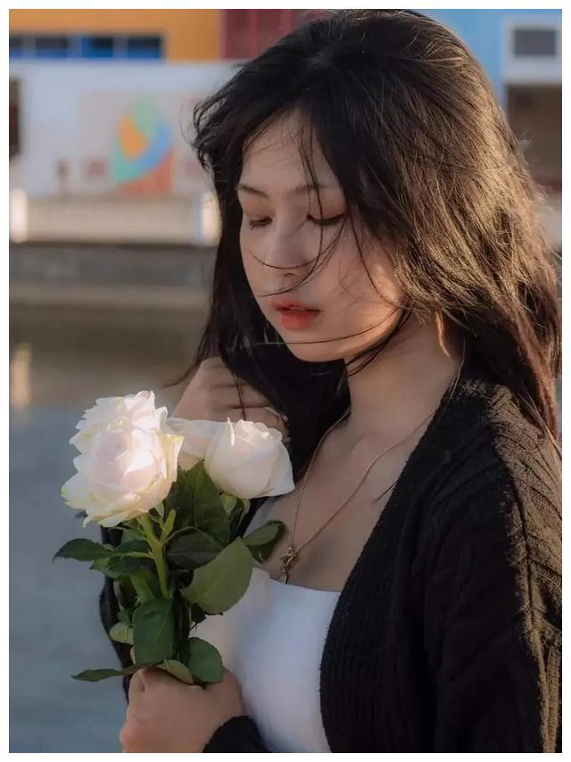 湖北武汉绝色美女汪丽萍在红楼的前尘往事四