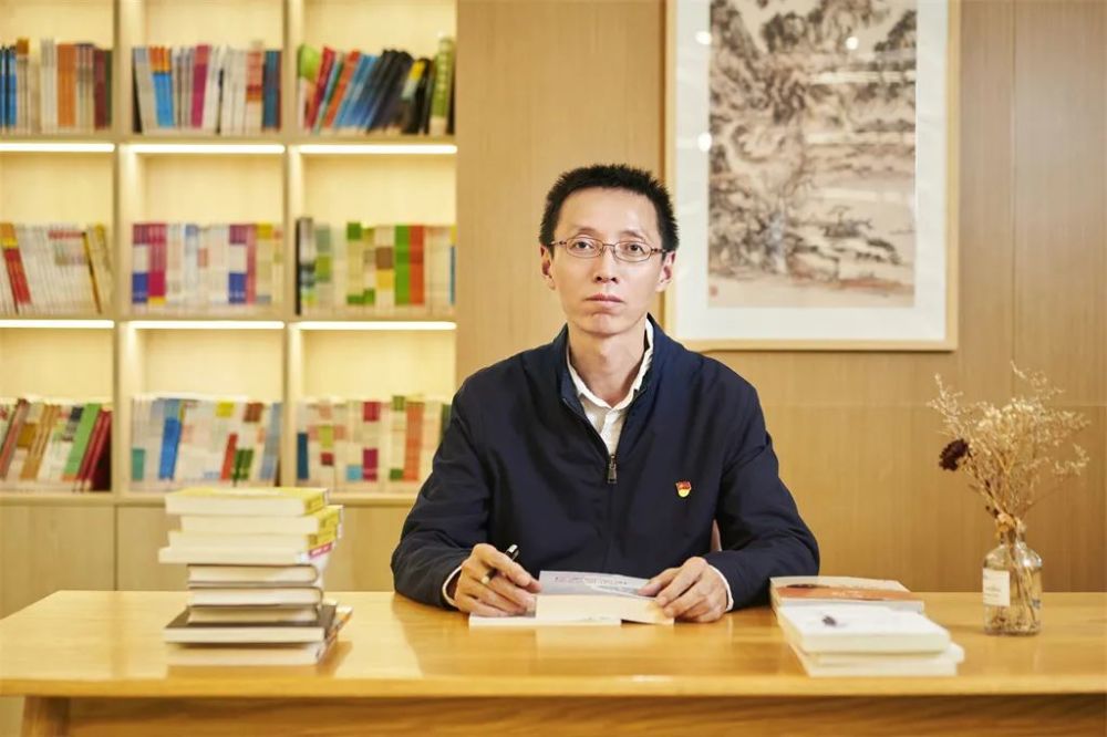 学校校长介绍今年,卓刀泉中学张家湾分校已进行翻修,新的教学楼会在原