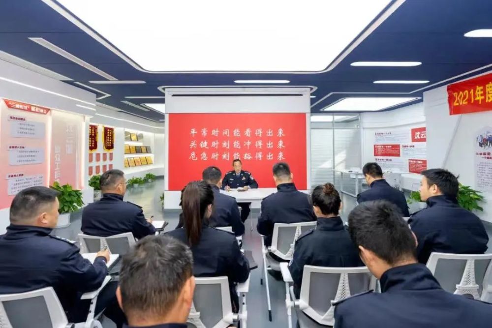 法治日报三版头条湖州公安三能宣讲有声有色