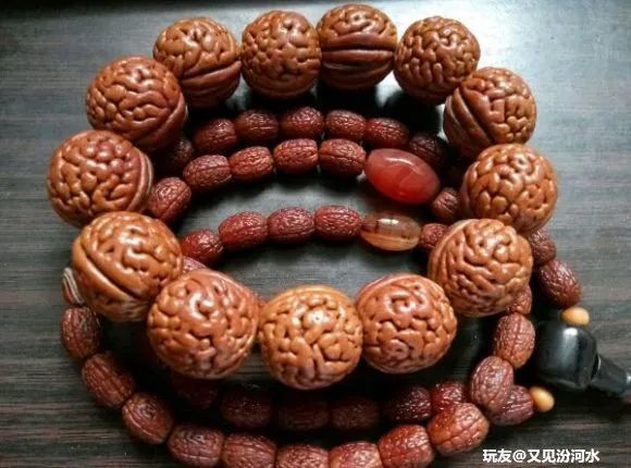 枣核小金刚盘了4年都玉化了还不知道自己盘的什么