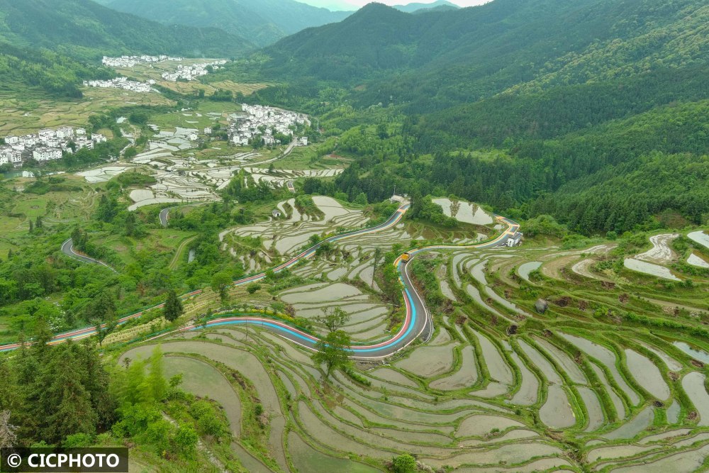 (无人机拍摄)cicphoto/王国红 摄2022年5月13日在重庆市南川区石溪镇