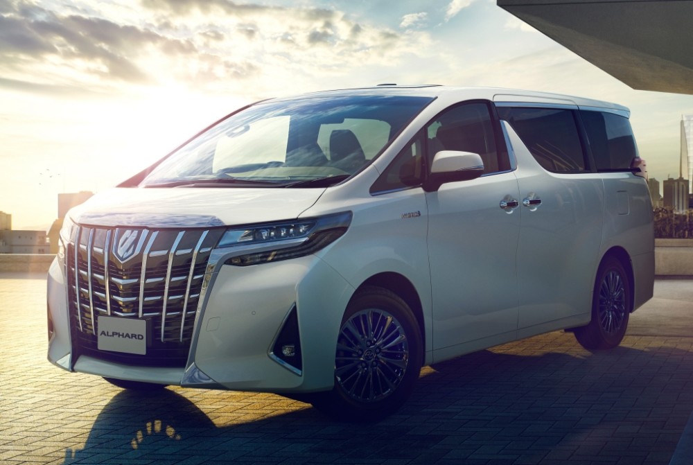 你没看错丰田埃尔法进入新加坡市场售价超140万人民币