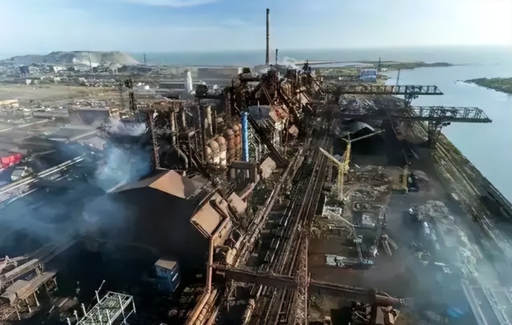 马斯克成为乌克兰唯一希望？亚速钢铁厂被困军官求救：需要超人