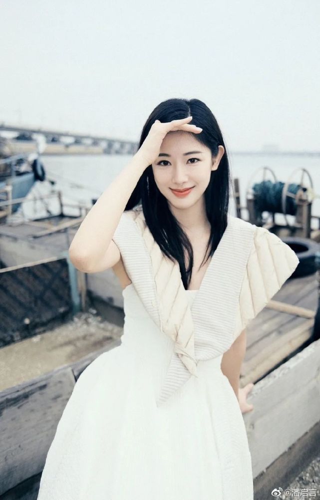 沪语,英语星座:天蝎座籍贯:上海体重:52kg身高:172cm英文名:rita