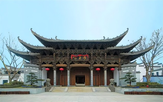 为淮王世子,不幸的是,朱见濂先于朱祁铨去世,此后淮王府没有再立世子