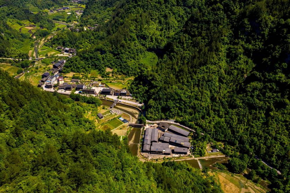 "中国旅游日"去黔江|免费吃黔江鸡杂,免费游官村景区_腾讯新闻