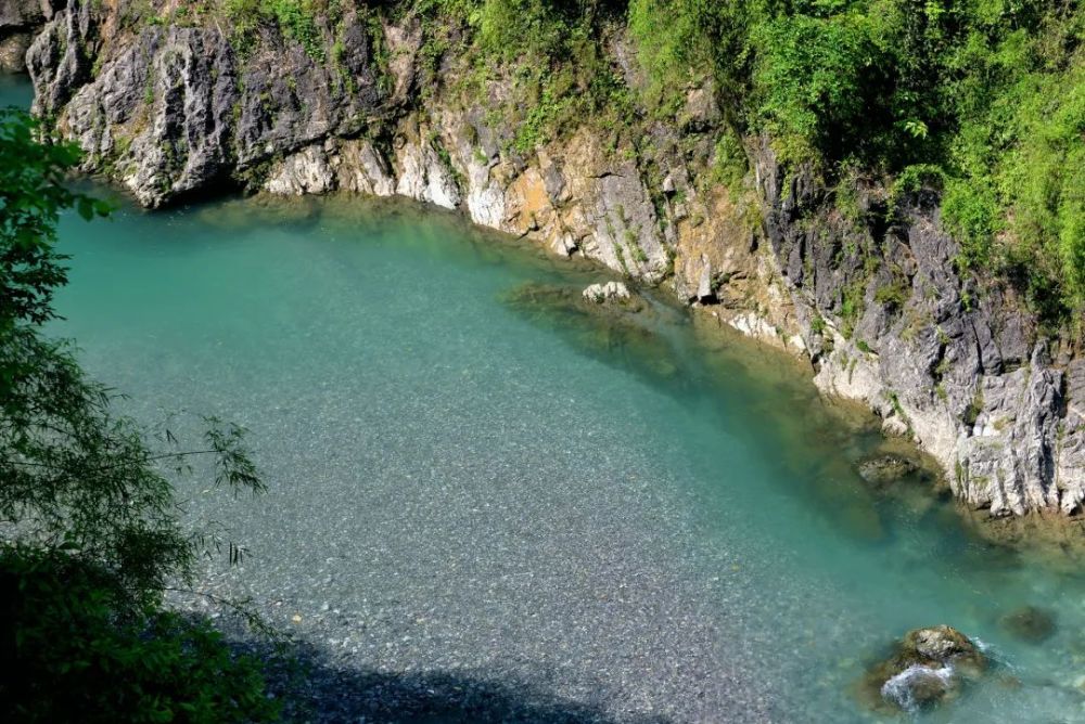 水银河大峡谷漂流位于贵州省遵义市桐梓县木瓜镇水银村1号,是国内水质