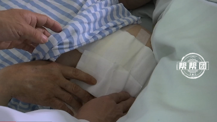 十公分木屑飞溅刺入男子腹部医生随时可致命