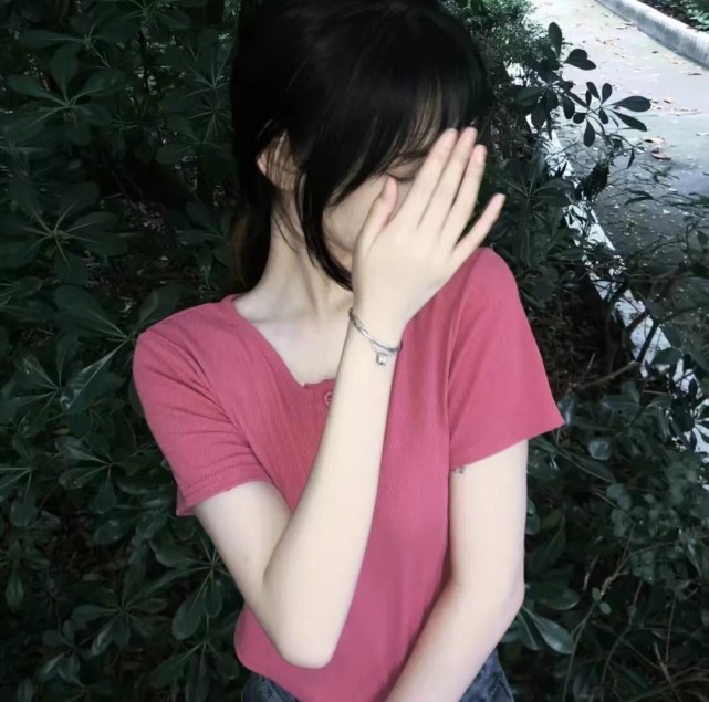 别把自己困在爱里你又不差/女头 情绪化文案