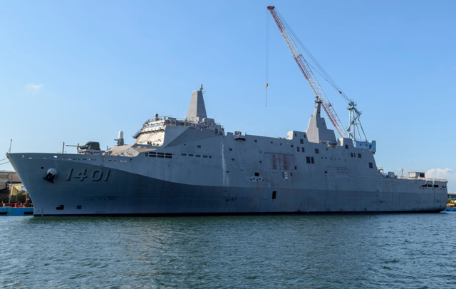 国产玉山船坞登陆舰舾装民船标准建造万吨拍出071的感觉