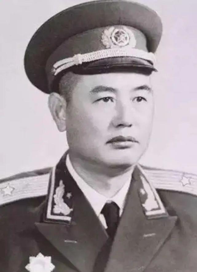 建國後,王建青被授予少將軍銜,而他的兒子更厲害,軍銜超