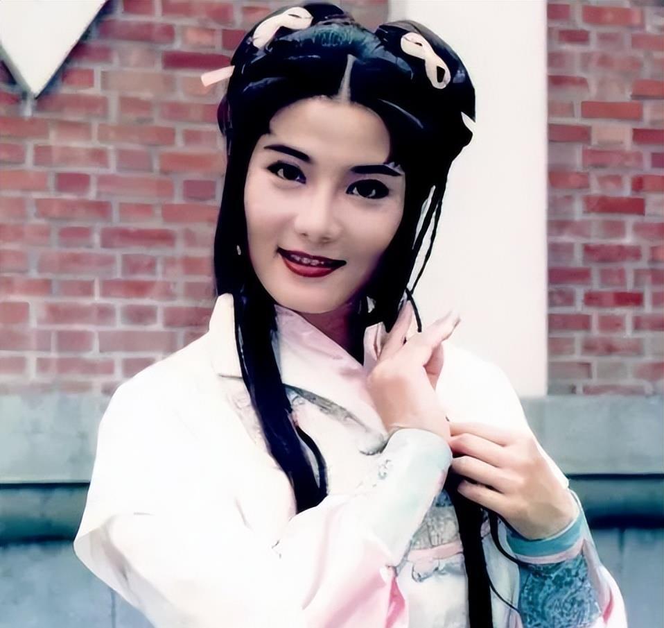 重温《游龙惊凤》:女主角50岁演少女,女二号惊为天人67_腾讯新闻