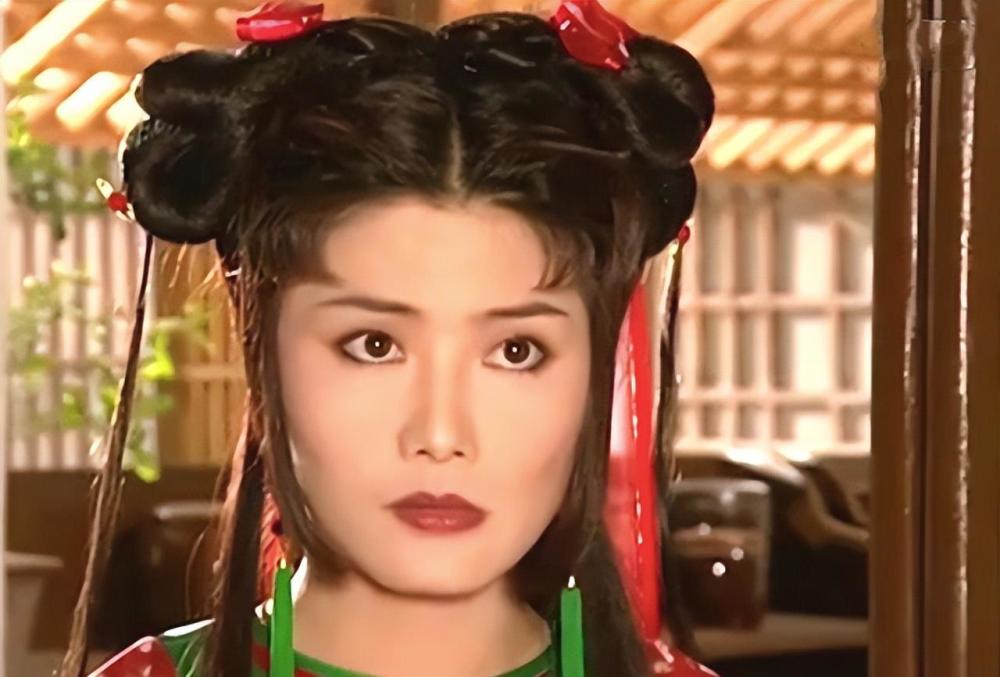 重温《游龙惊凤》:女主角50岁演少女,女二号惊为天人67_腾讯新闻