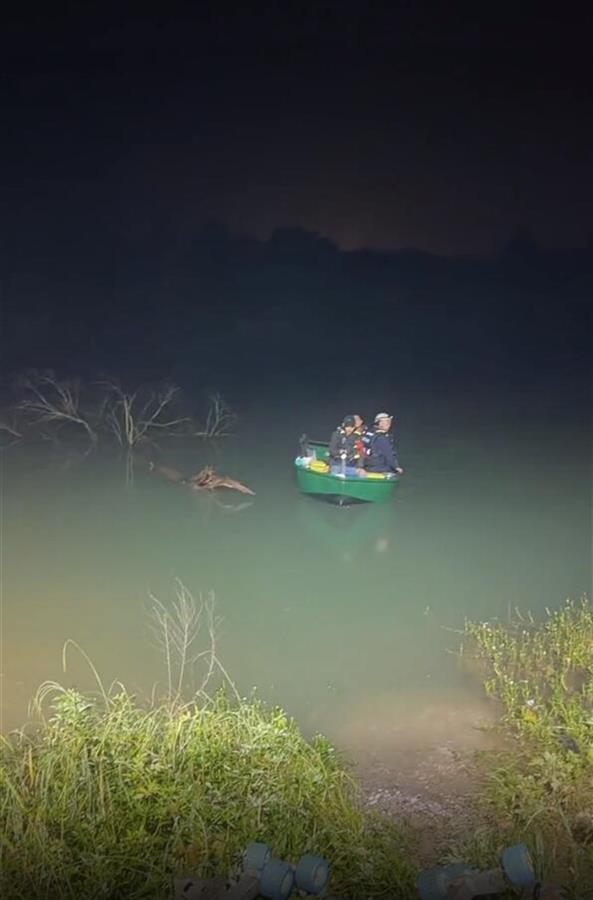 湖南一男子潜入水下矿洞后失踪遗体在水下23米处发现