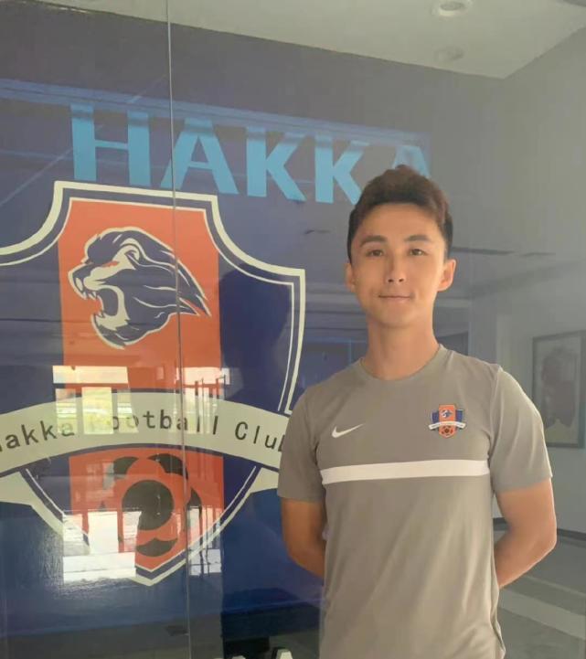 2013年,梅州客家足球俱乐部诞生于"球王故里"广东省梅州市五华县,球队