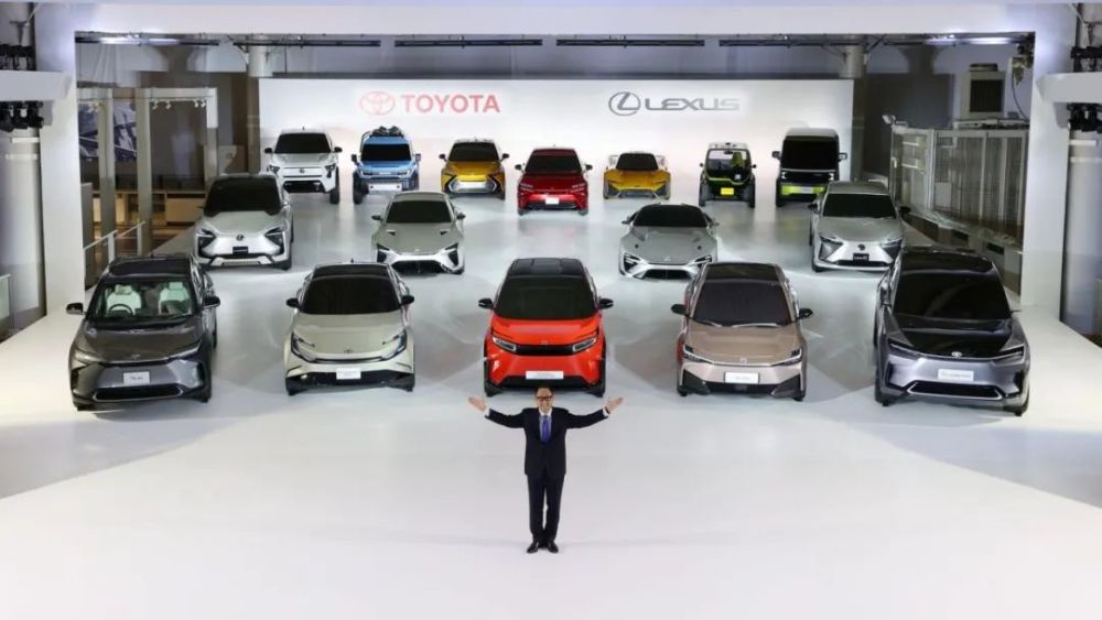 全球电动汽车竞赛与迟钝的日本