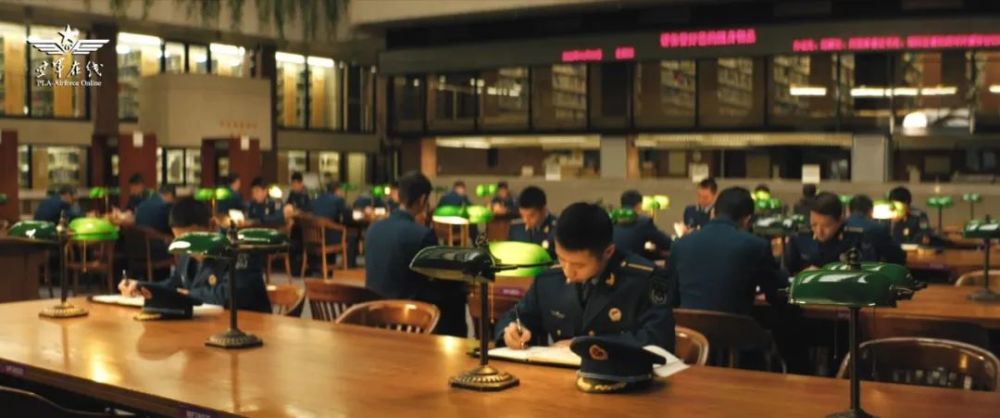 空军与清华大学联合培养飞行学员，超燃宣传片发布！学赞教育骗局
