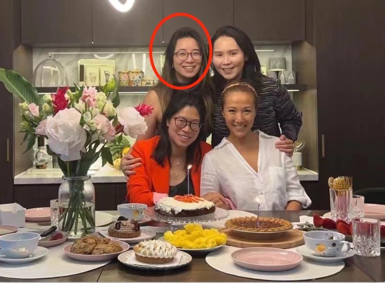 徐子淇妹妹徐子欣罕见露面,不如姐姐漂亮,但也嫁了富豪_腾讯新闻