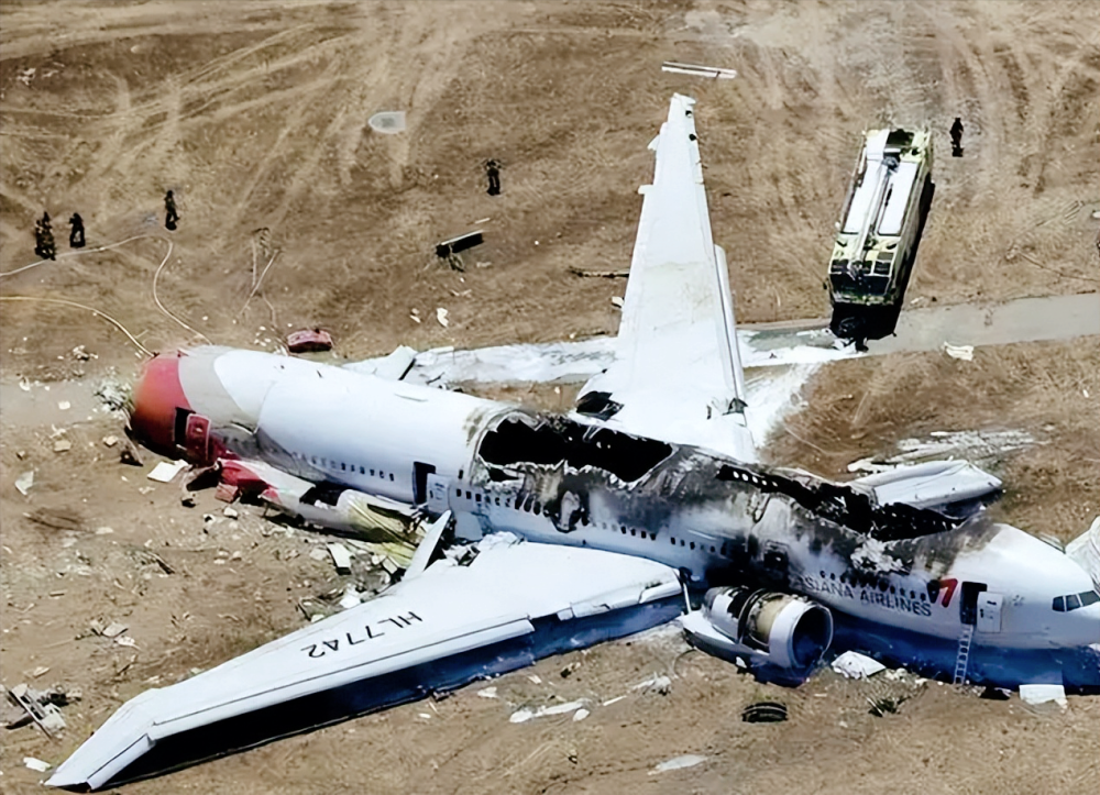 中國東航客機墜毀不到2個月,西藏航空飛機又起火了