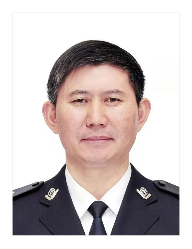 王兴亚   中共党员,曾任派出所所长;县公安局局长;直辖市公安局党委