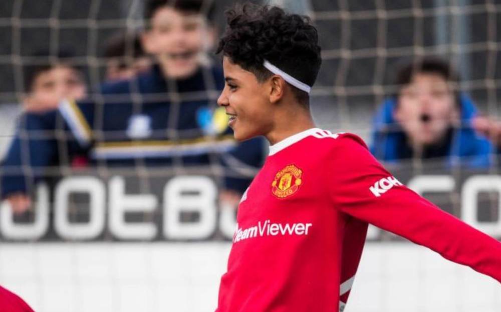 曝c罗无缘联手内马尔37岁腹肌惹眼同迷你罗一起冷冻恢复