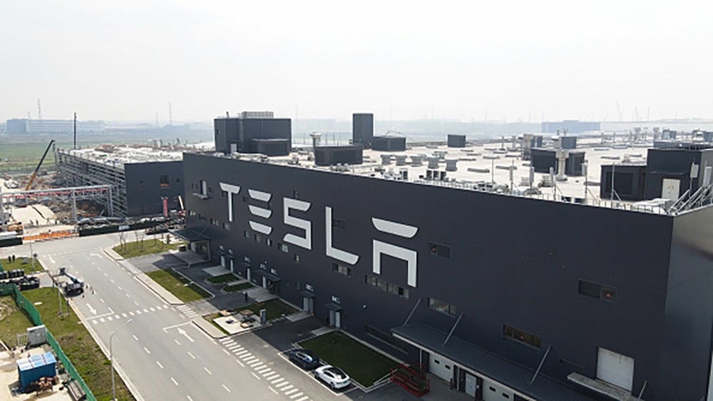 特斯拉上海工厂复工首月：生产2.6万台车，超8000台车出口欧洲
