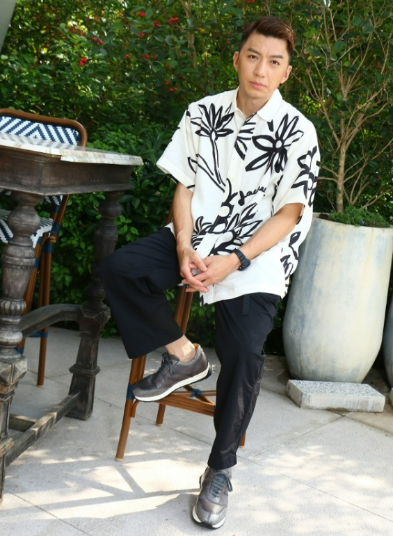 袁伟豪称曾自我膨胀:将推出6首新歌