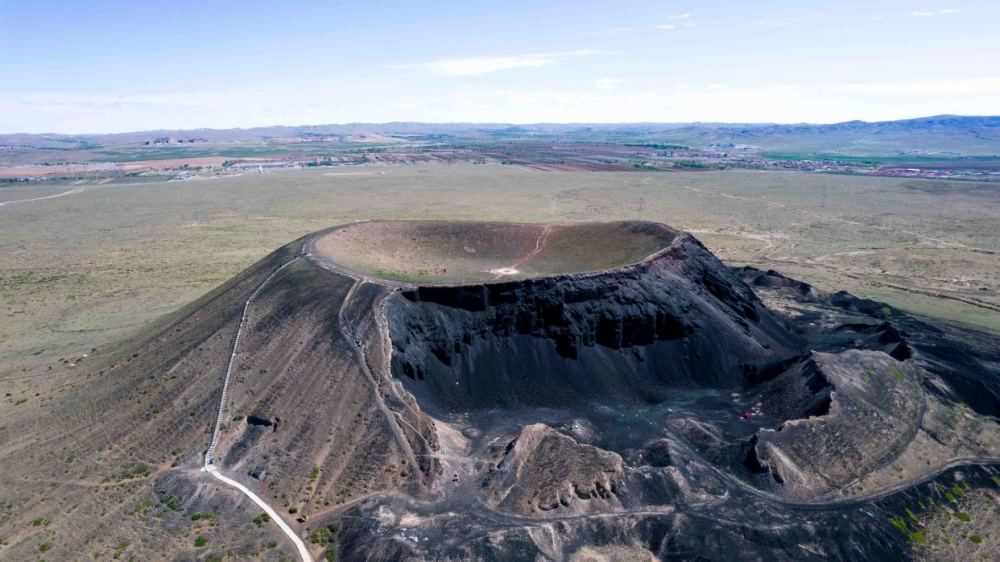 锡林浩特平顶山火山群图片