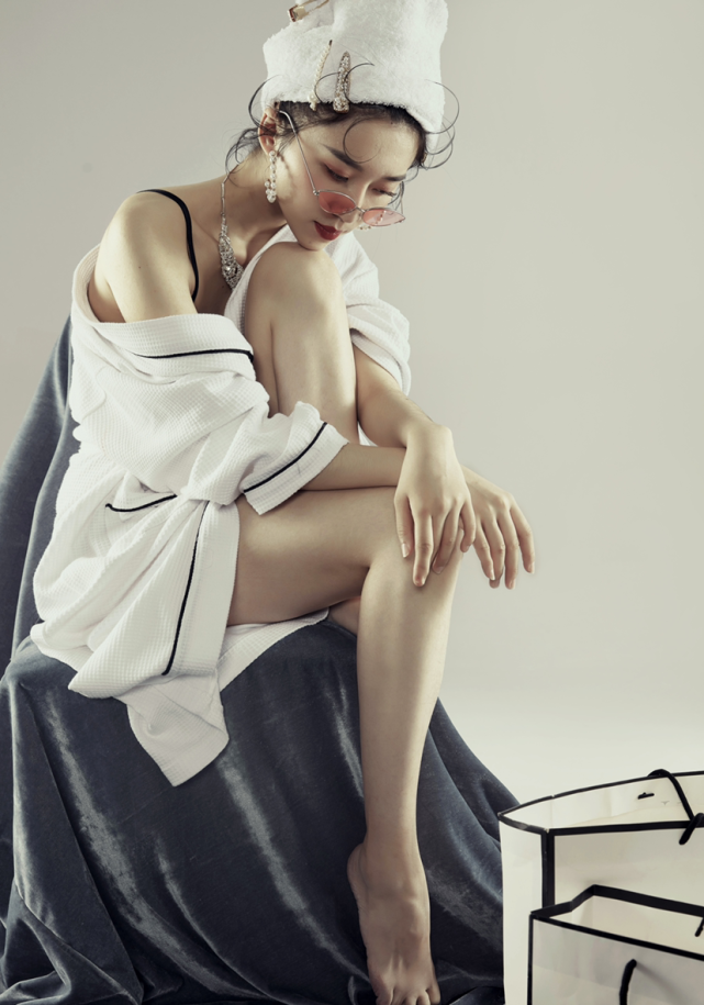 模卡 推荐艺人:赵月