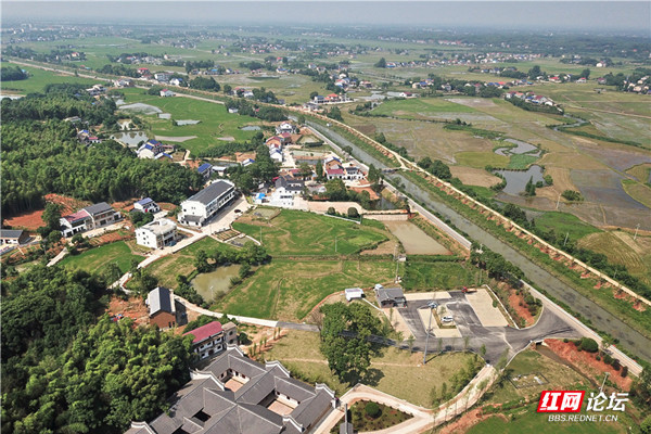 5月17日,我拍摄到了益阳市赫山区泉交河镇胡林翼村景色.