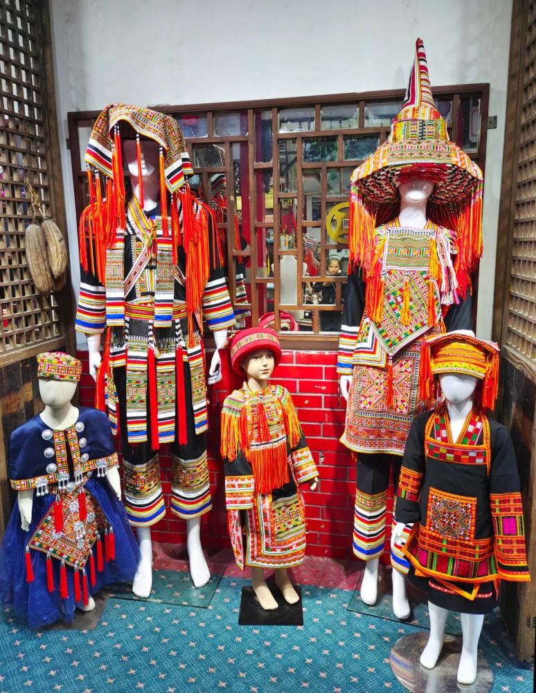 贺州的瑶族传承只有语言没有文字,2000多年的历史文化,除了口口相传