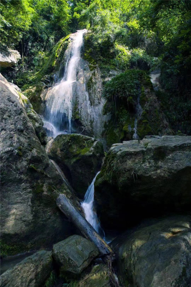 云游安康!我们一起去寻找十美石泉!