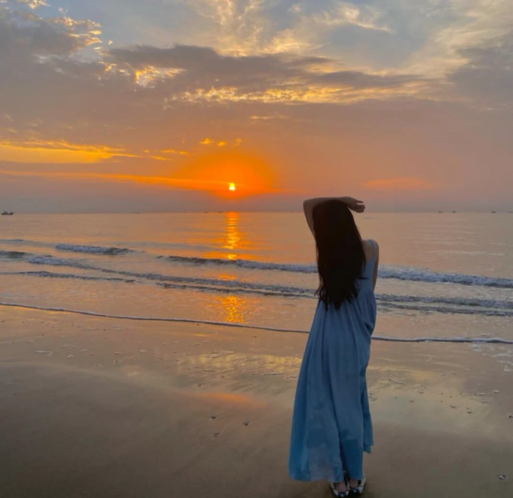 日落女生头像夏日的烂漫