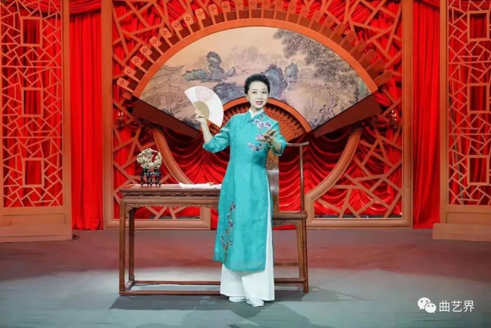 中国曲艺人物张怡新一代女评书演员的代表人物