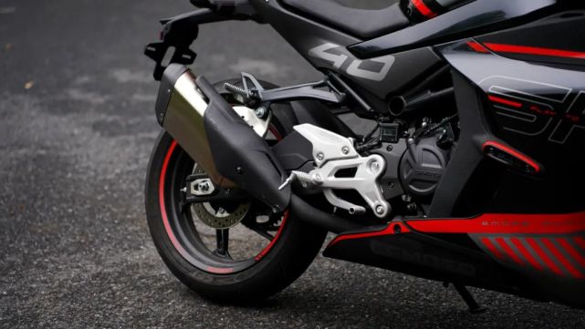 春风450sr试驾初体验_腾讯新闻