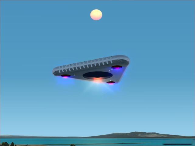 加拿大夫妇外出散步发现三角形ufo盘旋上空网友太清晰了