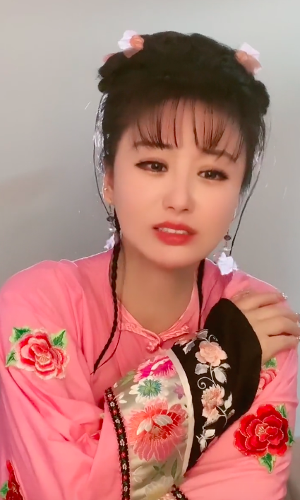 网红夏紫薇被全网骂,发视频求垂怜言辞明目张胆,真给林心如丢人_腾讯