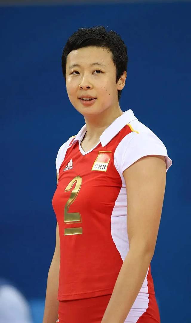 中国女排前队长冯坤的排球人生与大12岁的泰国丈夫爱得无怨无悔