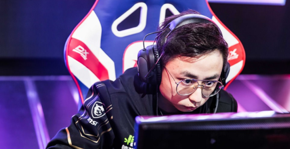 水晶哥当年在英雄联盟职业赛场上一手德莱文技惊四座