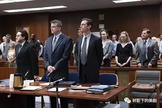 《楼梯悬案》:一个不需要谜底的悲剧
