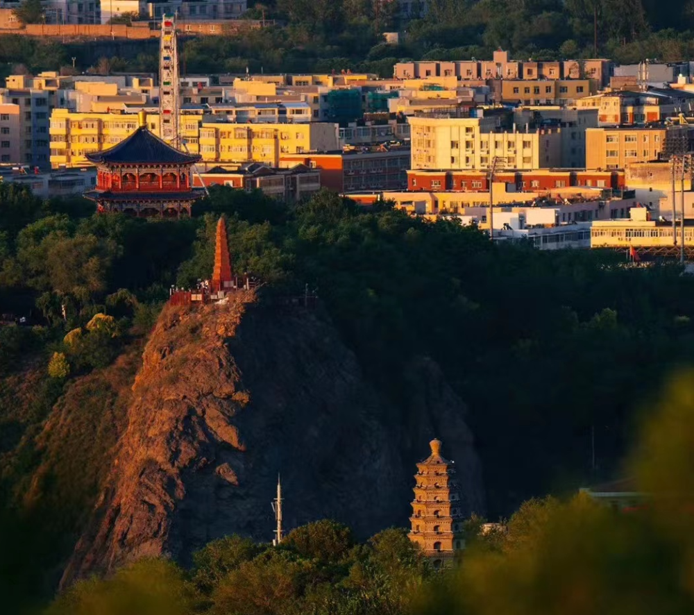 乌鲁木齐的妖魔山,为什么叫妖魔山?_腾讯新闻