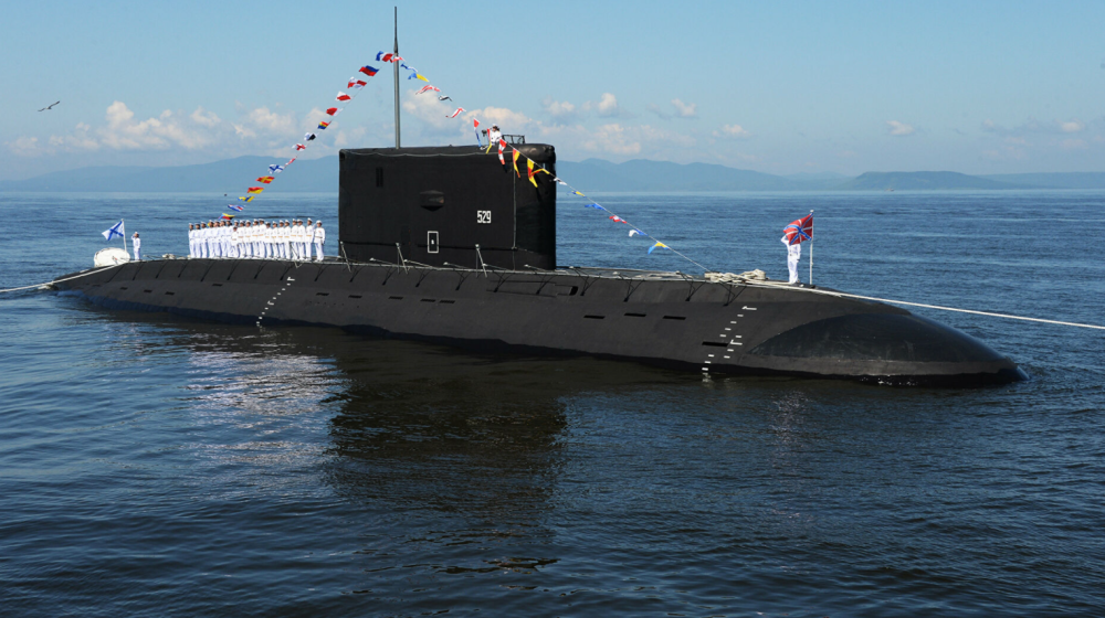 太平洋舰队又添利器3950吨常规潜艇交付号称大洋黑洞