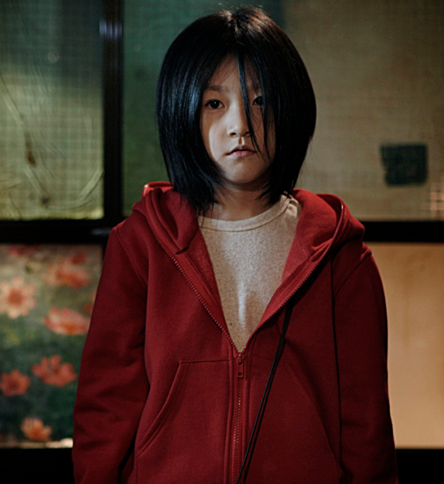 近年,金赛纶先后主演《万神》《道熙呀》《雪路》《邻里的人们》《无