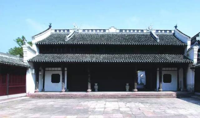 与此同时,宁海城隍庙也是省重点文物保护单位王锡桐起义遗址,清光绪二