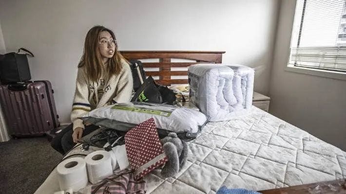 华人女生刚到奥克兰就被骗至“无家可归”，这类案件每年让人损失390万！