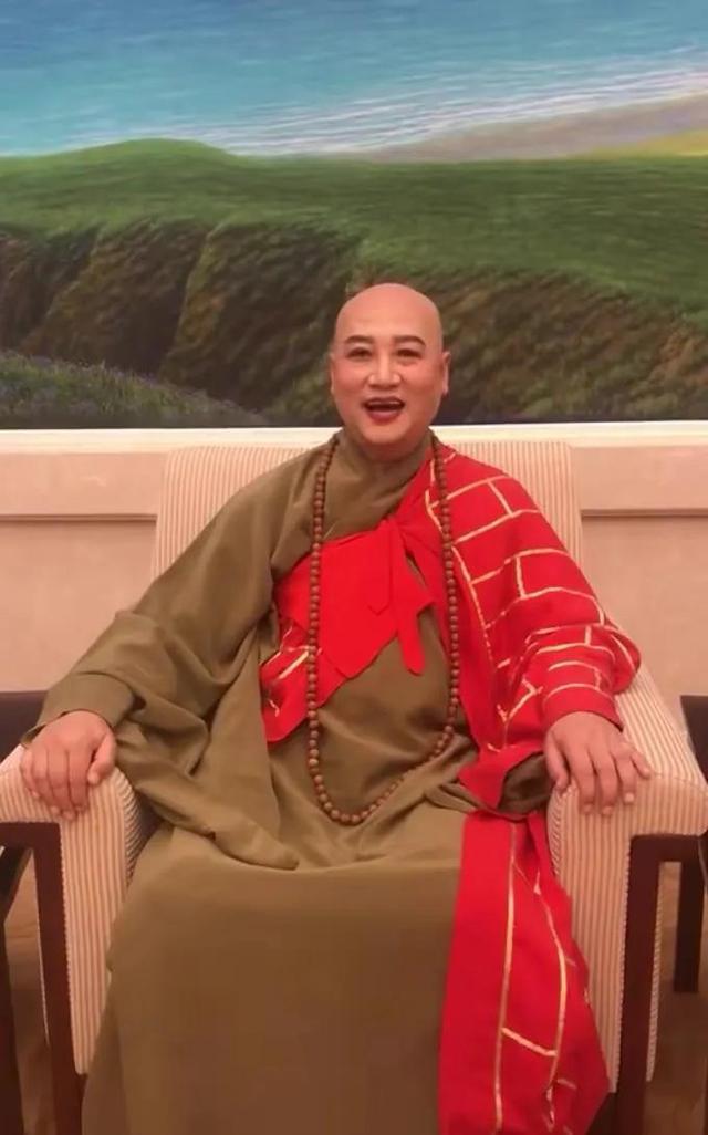 时隔36年69岁迟重瑞穿袈裟化浓妆扮唐僧做宣传网友毁经典
