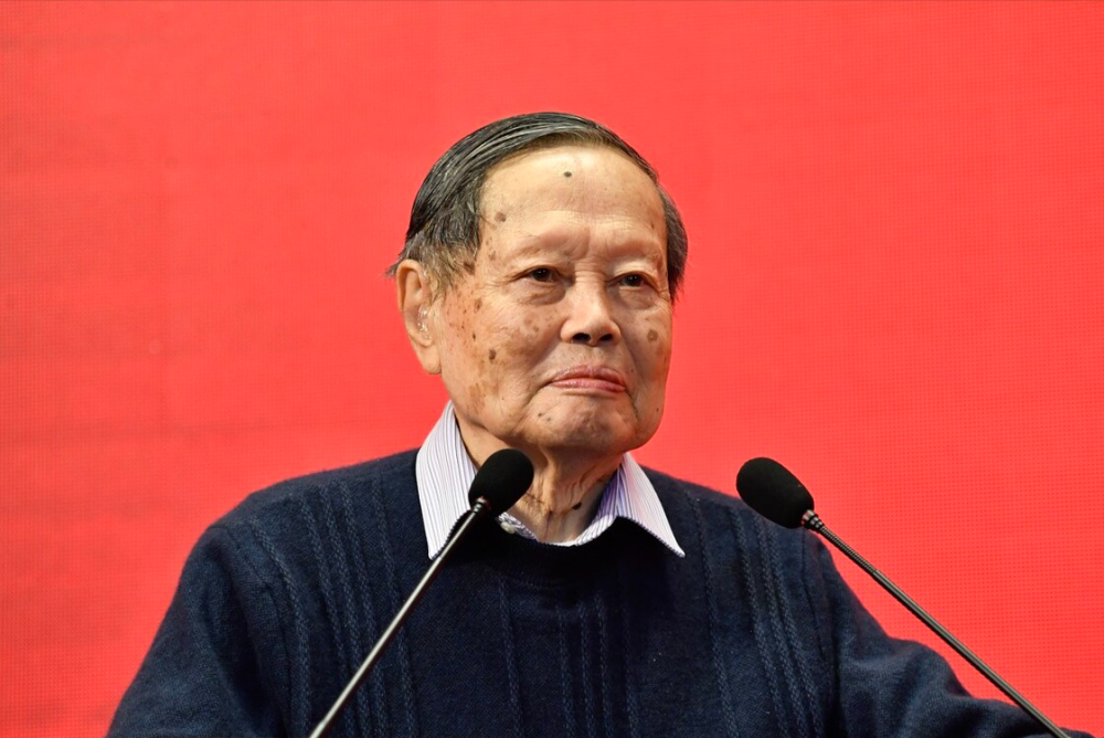 诺奖得主杨振宁的长寿秘诀,简单易学_腾讯新闻