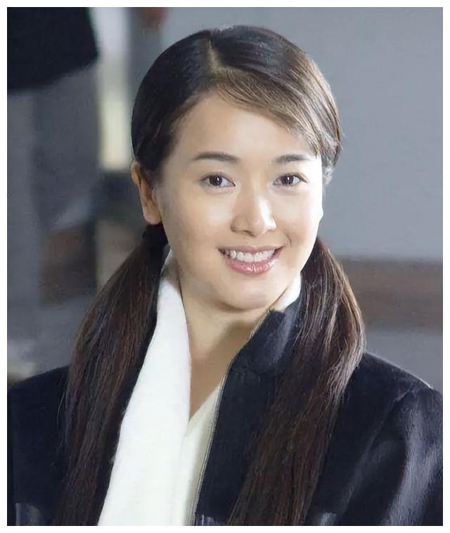 "氧气美女"左小青:体操队出身,情史丰富,嫁大20岁富豪后离婚